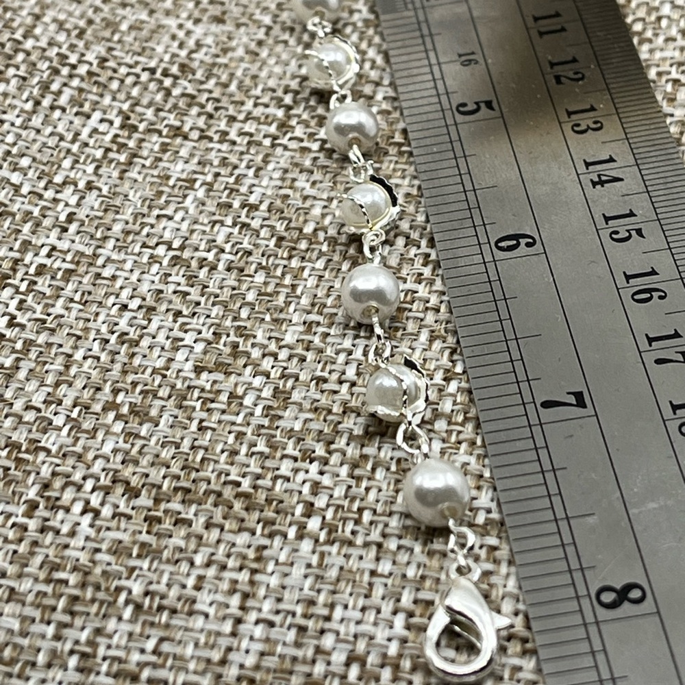 Vintage Silver Tone Pearl Bead Bracelet – 8" Length, Elegant Shine - Picture 10 of 13